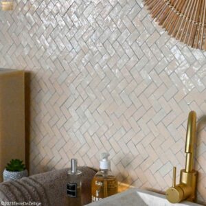 W4068 Mosaique Terre De Zellige 2.4X4.9 Cm Chevron 28.3X27.5 Cm 11 Blanc Laiteux ambiance